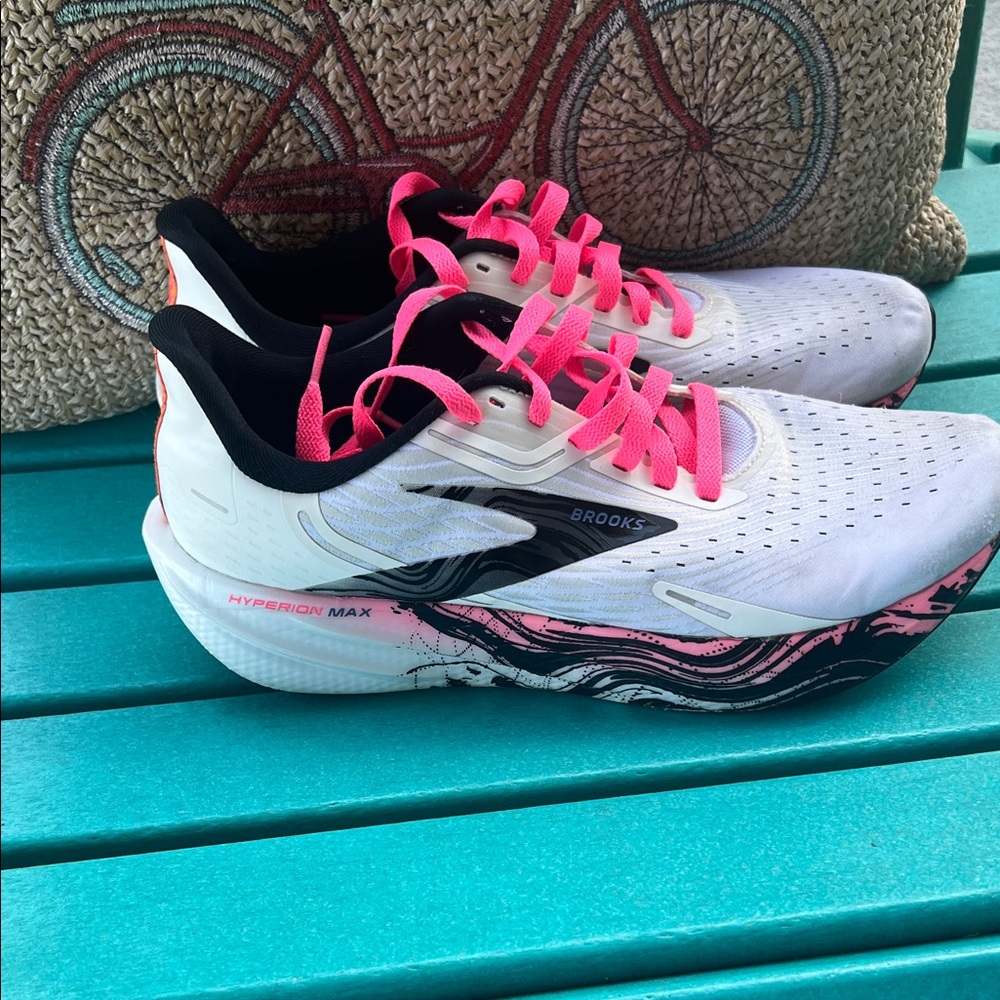 Brooks Women's  sz 12 hyperion max Shoes with Pink Laces and Black Accents